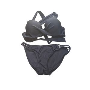 H2oh
Women's bathing suit set top and bottoms 
D cup
Large bottoms 
82% Nylon, 1